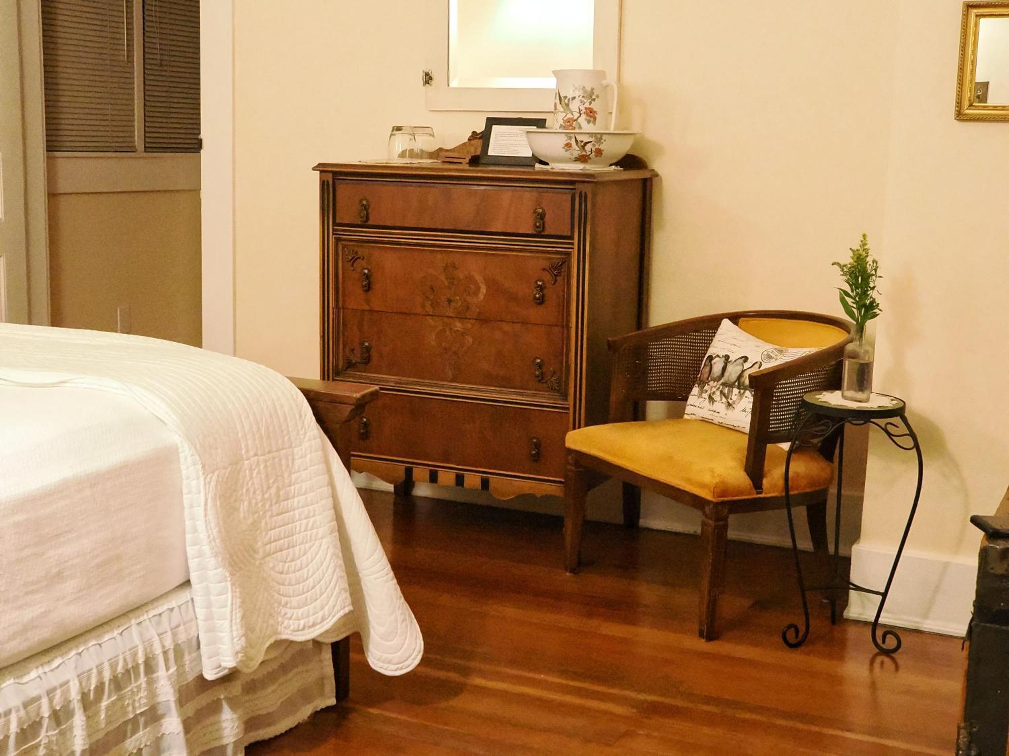 Lady Geneva Bed & Breakfast เมดฟอร์ด ภายนอก รูปภาพ