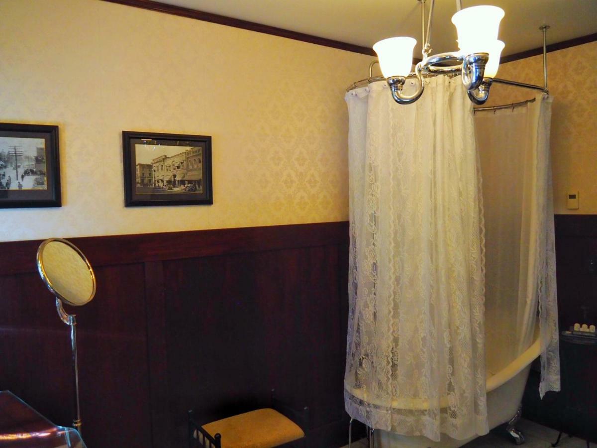 Lady Geneva Bed & Breakfast เมดฟอร์ด ภายนอก รูปภาพ