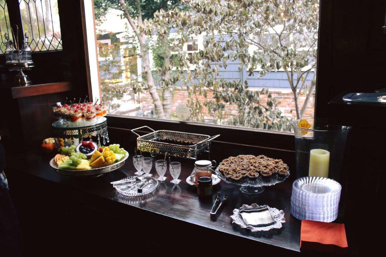 Lady Geneva Bed & Breakfast เมดฟอร์ด ภายนอก รูปภาพ